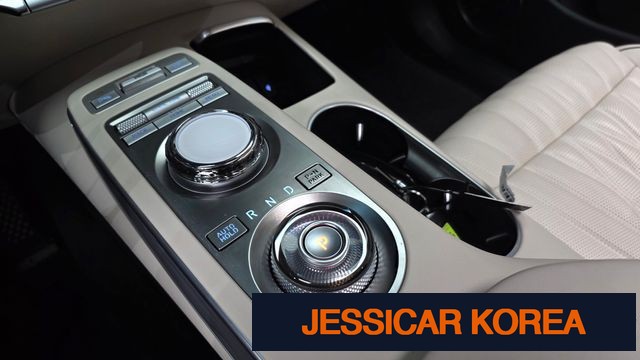 2023 Genesis GV70 - Thumbnail 17