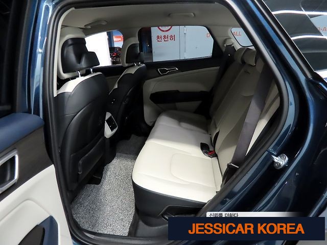 2023 Kia Sportage 5th generation hybrid - Thumbnail 5