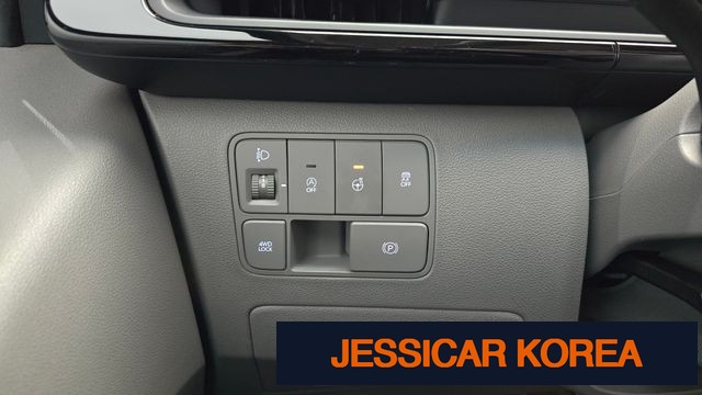 2022 Hyundai Staria - Thumbnail 2