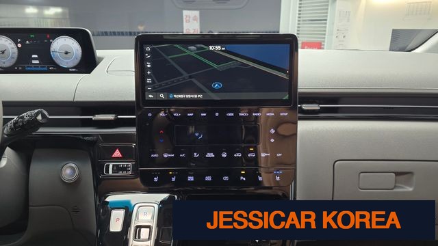 2022 Hyundai Staria - Thumbnail 3