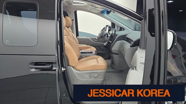 2022 Hyundai Staria - Thumbnail 11