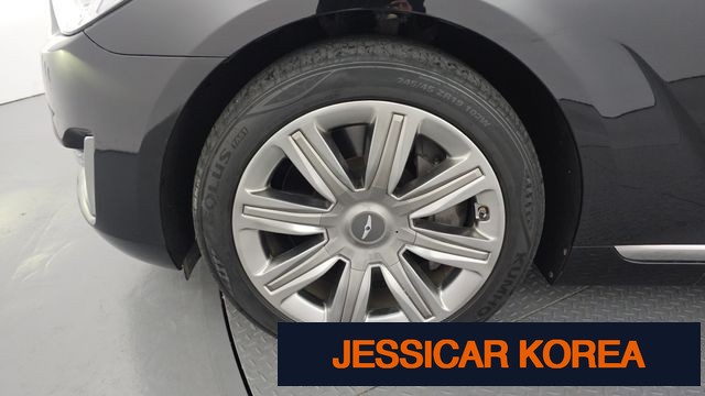 2016 Genesis EQ900 - Thumbnail 7