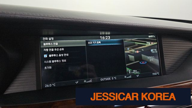 2016 Genesis EQ900 - Thumbnail 16