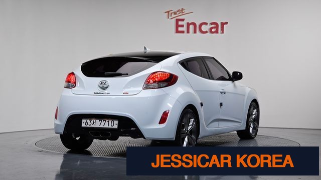 2012 Hyundai Veloster - Thumbnail 4