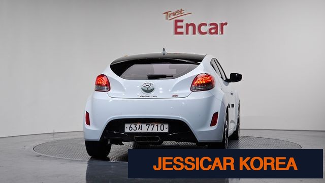 2012 Hyundai Veloster - Thumbnail 13