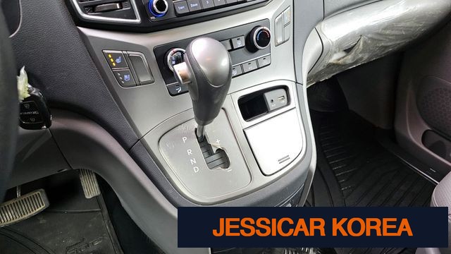 2017 Hyundai Grand Starex - Thumbnail 20