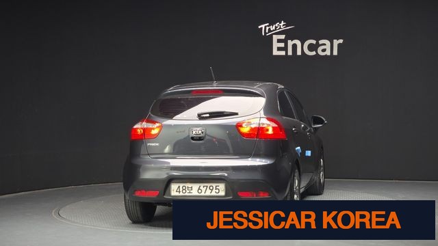2014 Kia All New Pride - Thumbnail 16