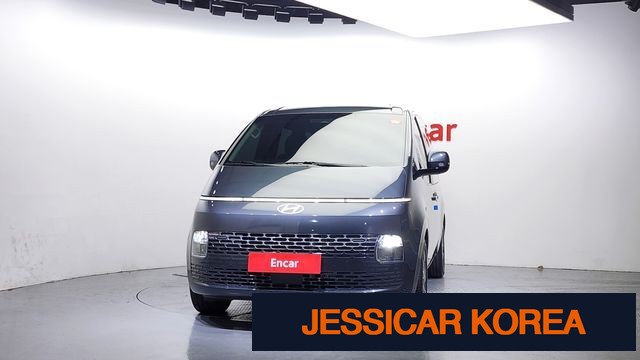 2025 Hyundai Staria - Thumbnail 3