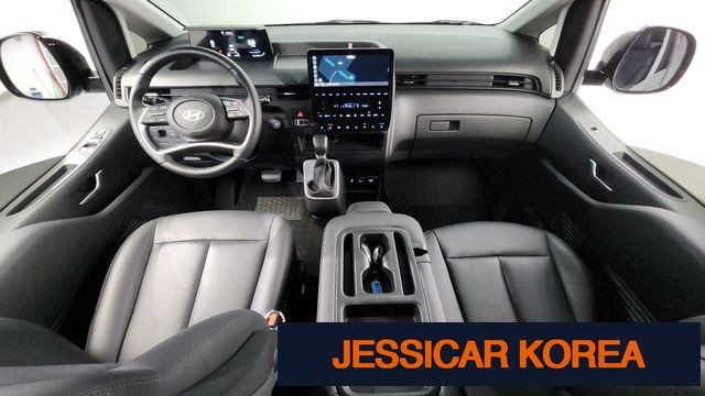 2025 Hyundai Staria - Thumbnail 8