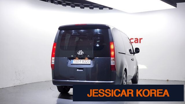 2025 Hyundai Staria - Thumbnail 10