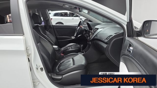2012 Hyundai Accent (new model) - Thumbnail 4