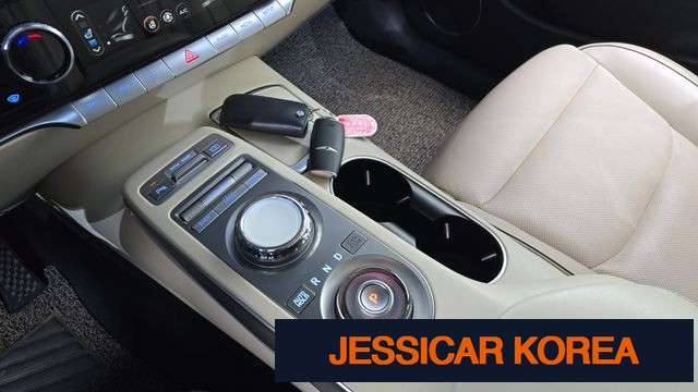 2021 Genesis GV70 - Thumbnail 4