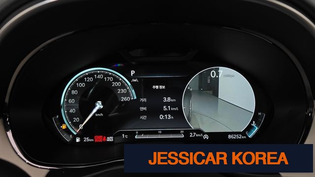 2021 Genesis GV70 - Thumbnail 6