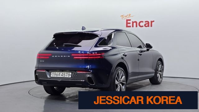 2021 Genesis GV70 - Thumbnail 8
