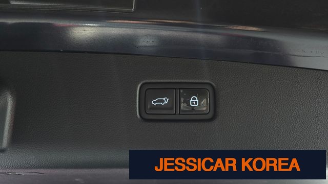 2021 Genesis GV70 - Thumbnail 13