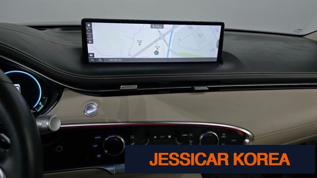 2021 Genesis GV70 - Thumbnail 16