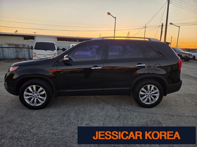 2010 Kia Sorento R - Thumbnail 8