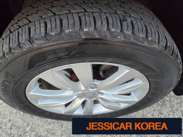 2010 Kia Sorento R - Thumbnail 9