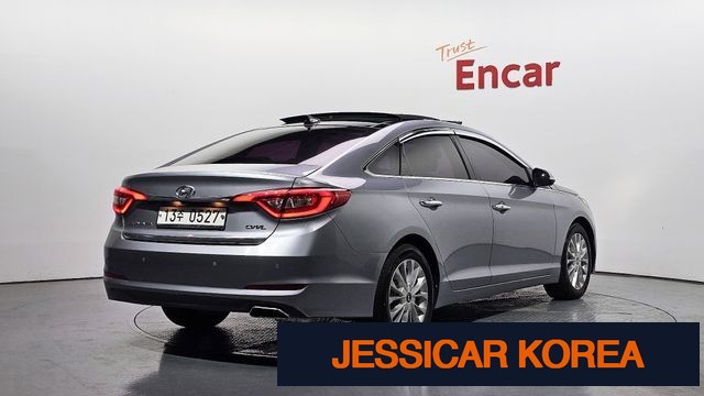 2016 Hyundai LF Sonata - Thumbnail 16