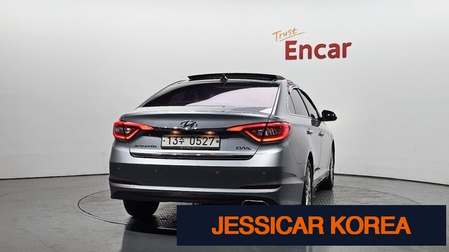 2016 Hyundai LF Sonata - Thumbnail 17