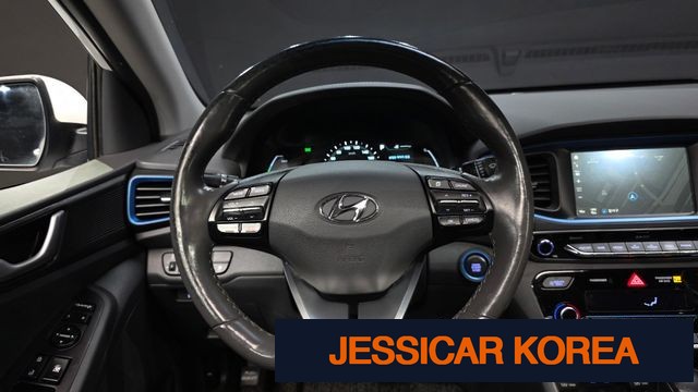 2017 Hyundai Ioniq Hybrid - Thumbnail 8