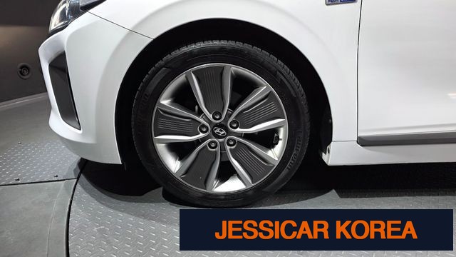 2017 Hyundai Ioniq Hybrid - Thumbnail 11