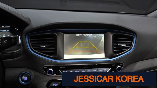 2017 Hyundai Ioniq Hybrid - Thumbnail 13