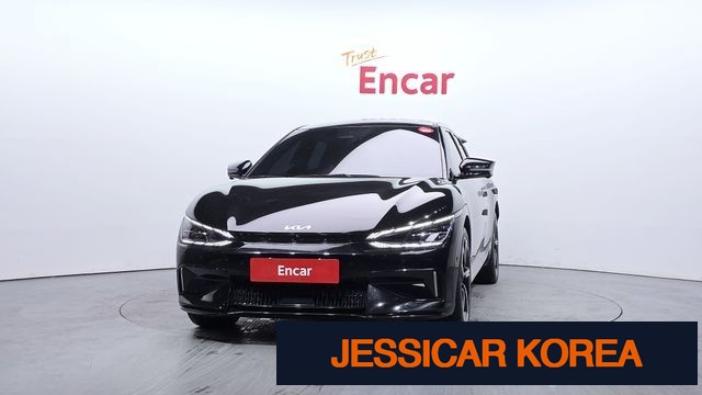 2023 Kia EV6 - Thumbnail 2