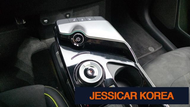 2023 Kia EV6 - Thumbnail 3