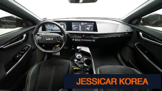 2023 Kia EV6 - Thumbnail 17