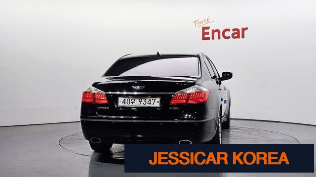 2010 Hyundai Genesis - Thumbnail 4