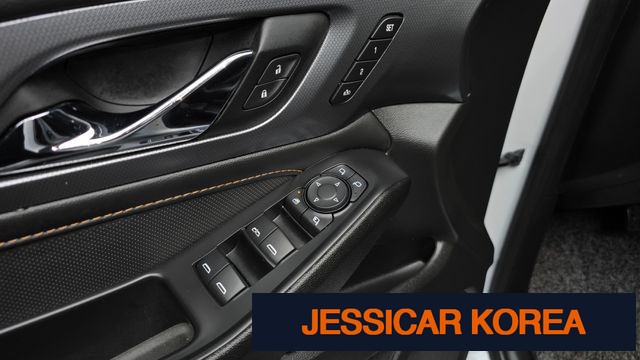 2021 Chevrolet Traverse - Thumbnail 13