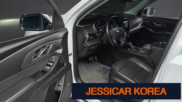 2021 Chevrolet Traverse - Thumbnail 14