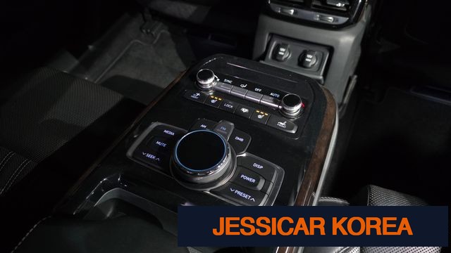 2018 Genesis EQ900 - Thumbnail 14