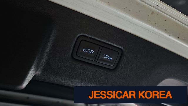 2023 Hyundai Staria - Thumbnail 3