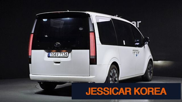 2023 Hyundai Staria - Thumbnail 18