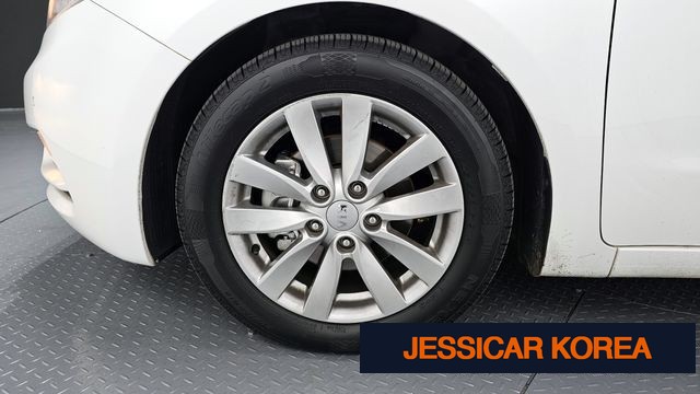 2014 Kia K3 - Thumbnail 3