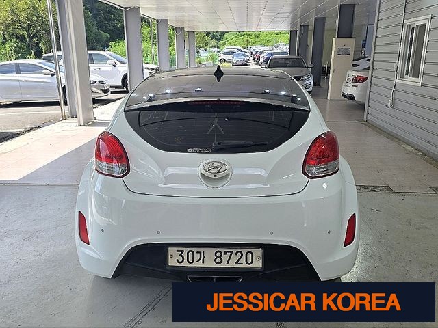 2012 Hyundai Veloster - Thumbnail 3
