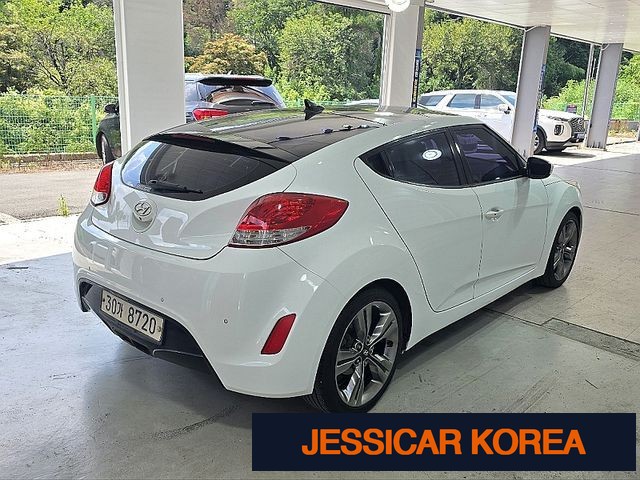 2012 Hyundai Veloster - Thumbnail 13