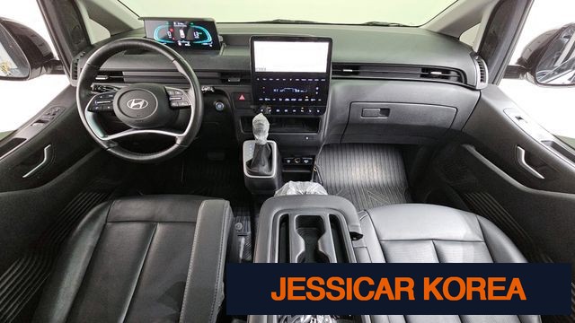 2025 Hyundai Staria - Thumbnail 8