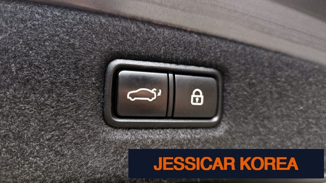2022 Genesis G90 - Thumbnail 13