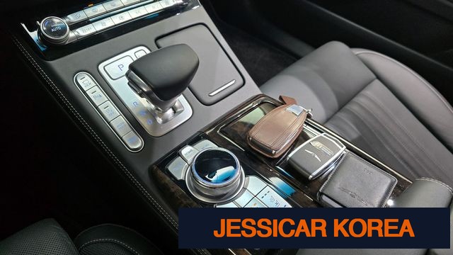 2022 Genesis G90 - Thumbnail 19