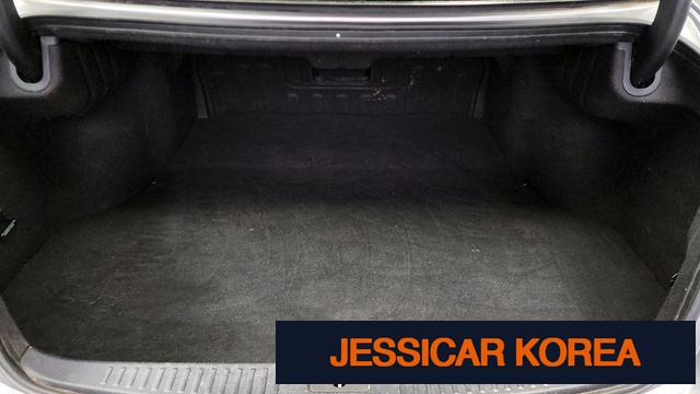 2011 Hyundai Genesis - Thumbnail 13