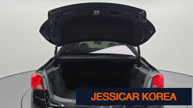 2017 Chevrolet Impala - Thumbnail 17