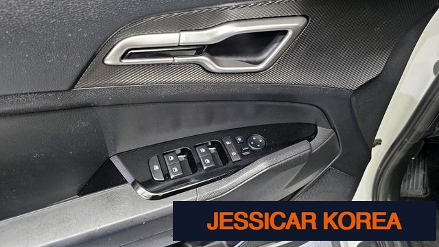 2022 Kia Sportage 5th Gen - Thumbnail 2