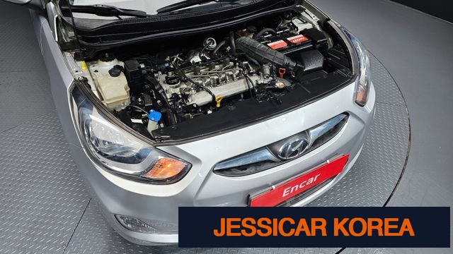 2012 Hyundai Accent (new model) - Thumbnail 3