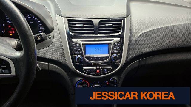 2012 Hyundai Accent (new model) - Thumbnail 8