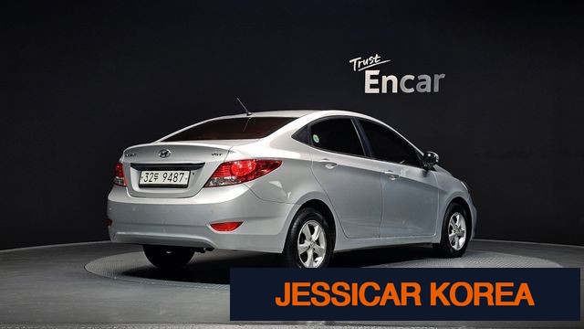 2012 Hyundai Accent (new model) - Thumbnail 10