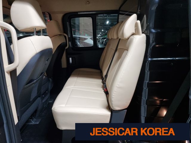 2024 Hyundai Staria - Thumbnail 4