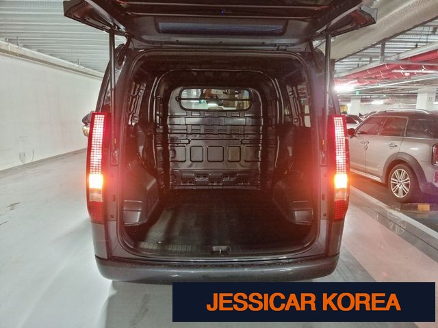 2024 Hyundai Staria - Thumbnail 16